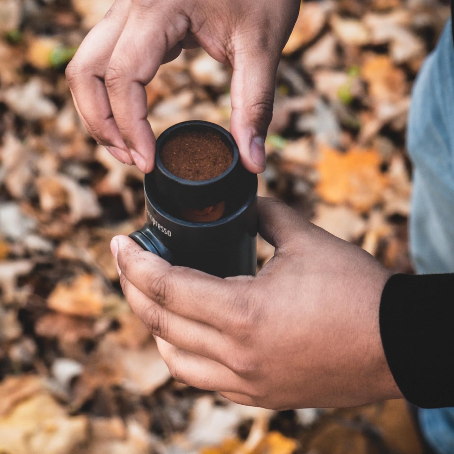 WACACO Nanopresso Cafetera Espresso Portátil, Versión Mejorada de Minipresso, 18 Bar de Presión, Cafetera de Viaje, Operada Manualmente, Mini Máquina de Café para Camping, Gris